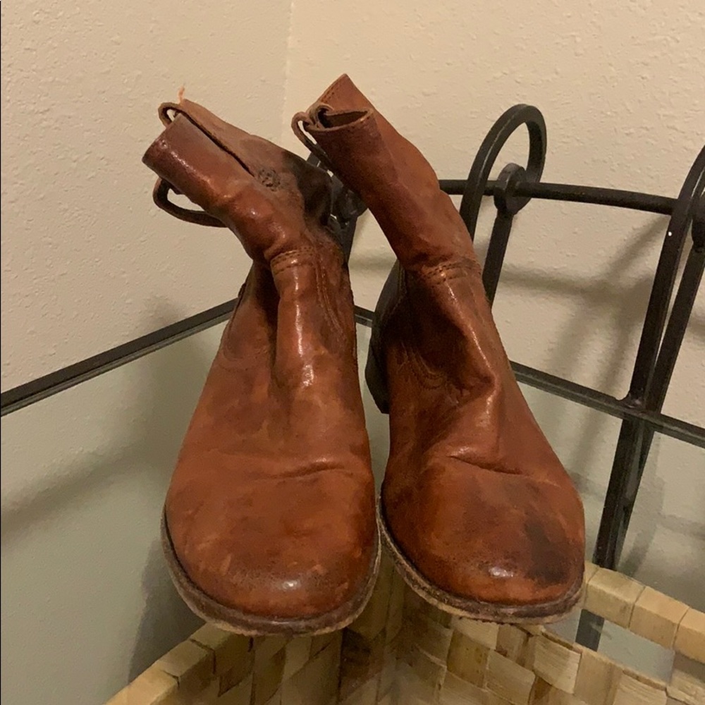 Women’s Frye Short Boot Size 8